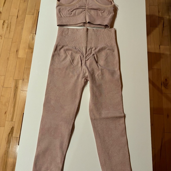 Gymshark Matching Set, ExtraSmall - Picture 2 of 6